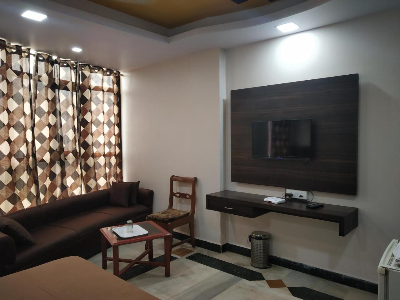 Hotel Rajwada International Belgaum Esterno foto