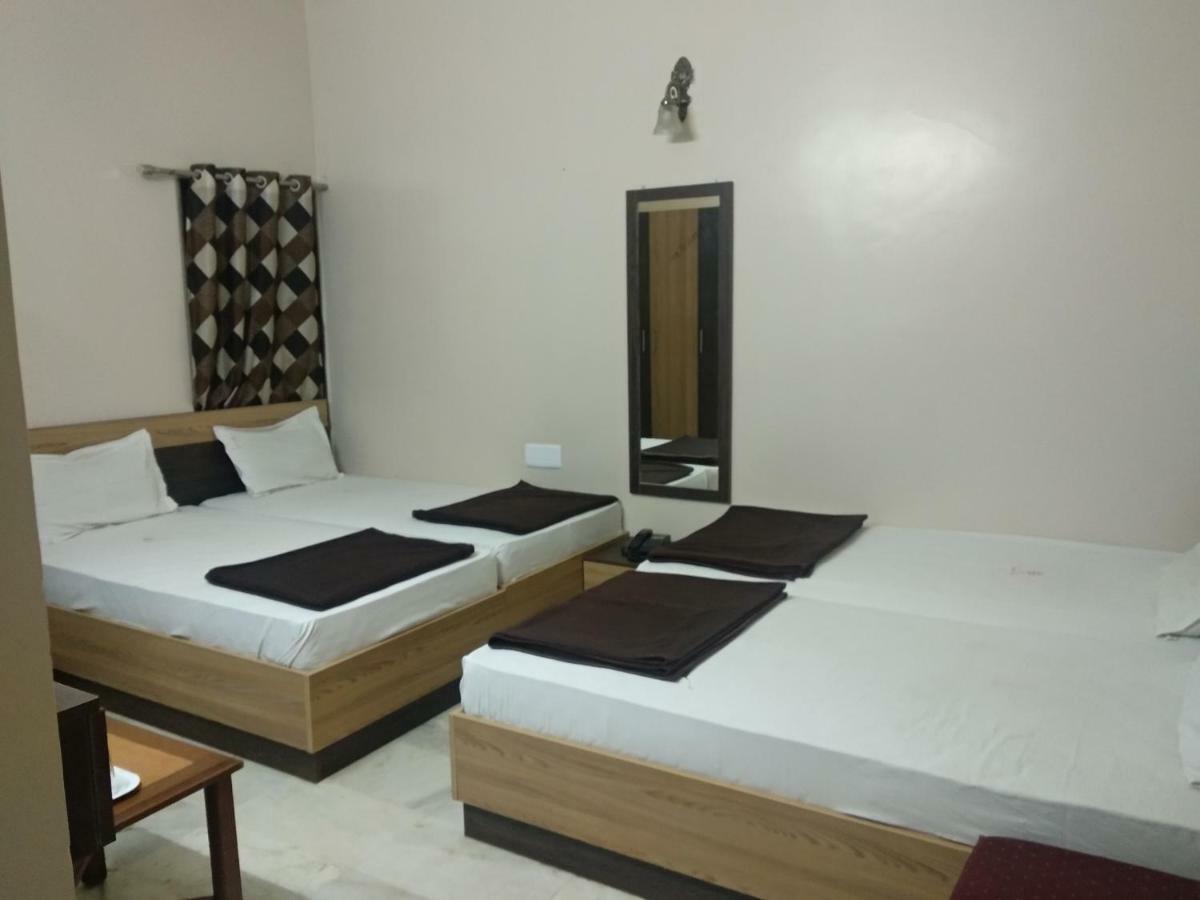 Hotel Rajwada International Belgaum Esterno foto